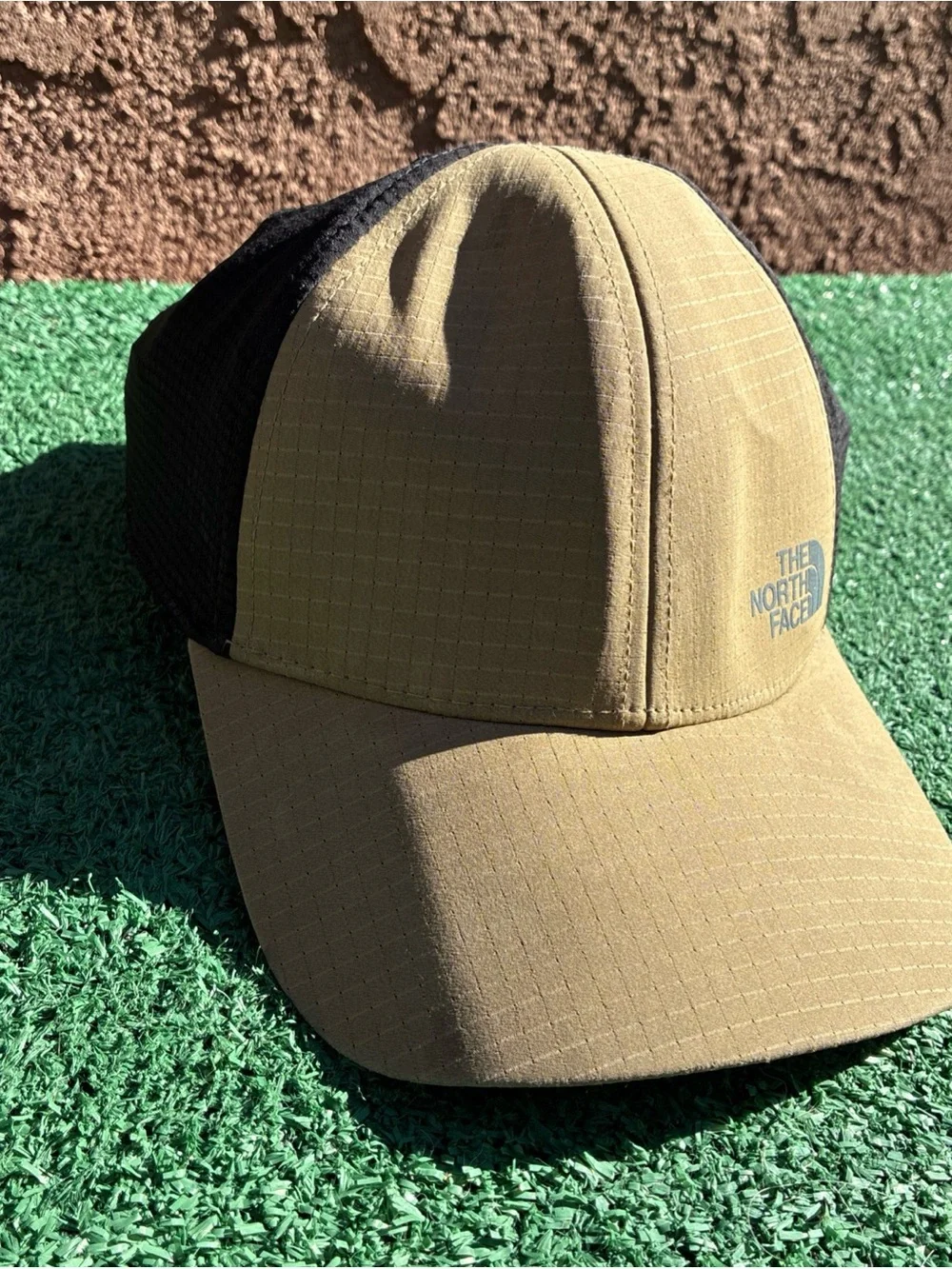 The North Face Men's Tan and Black Trucker Snap back Cap OS